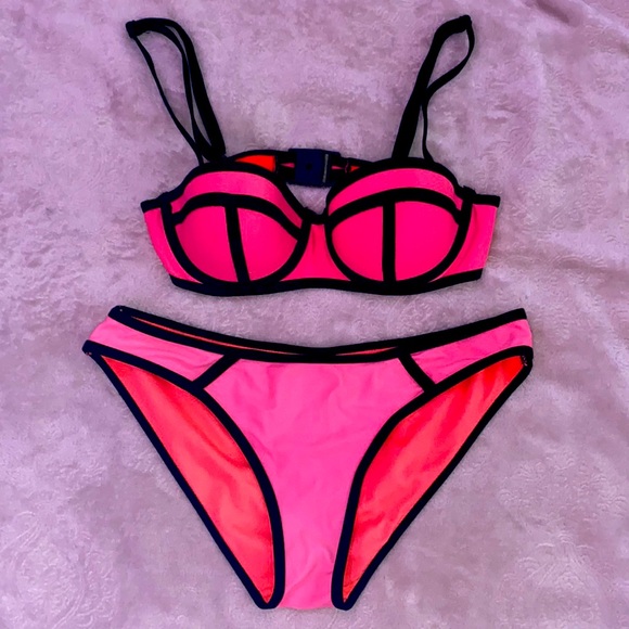 Ardene swim top & bottom - Picture 1 of 3